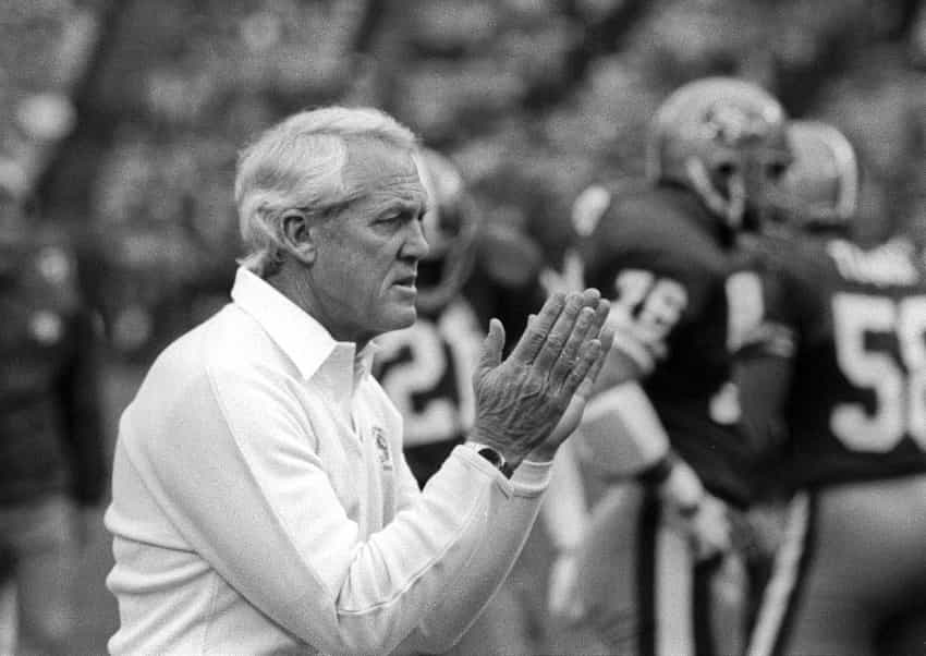 10 Lessons in Leadership from Bill Walsh's The Score Takes Care of Itself