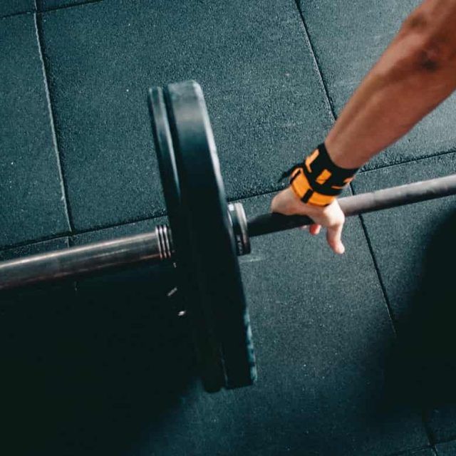 Best Wrist Wraps for Weightlifters and Powerlifters