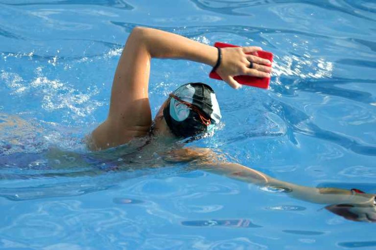 How to Choose Swim Paddles