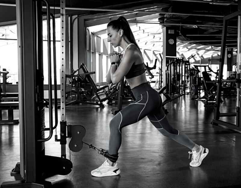 Benefits of Using Gym Machines for Glutes