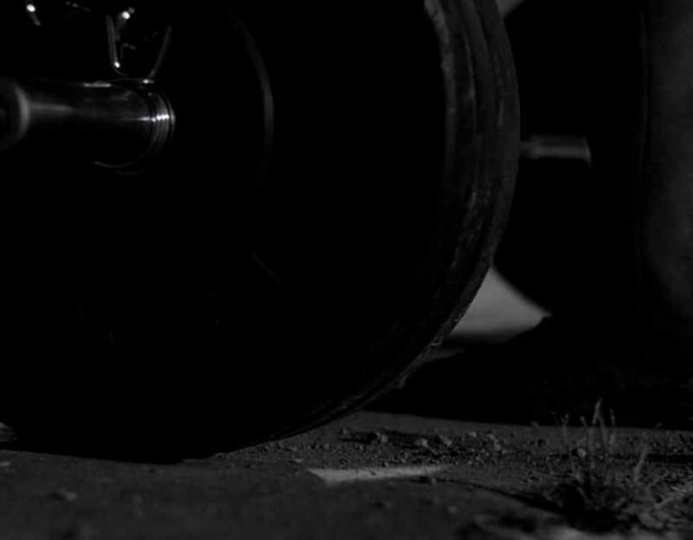 Rack Pull vs Deadlift Benefits, Differences, and How to Program Both