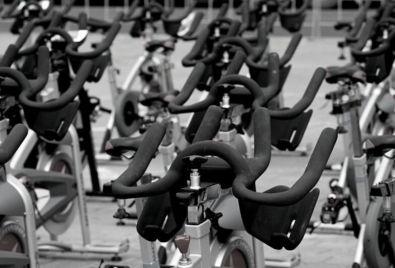 Elliptical Machine vs Spin Bike - Functional Fitness