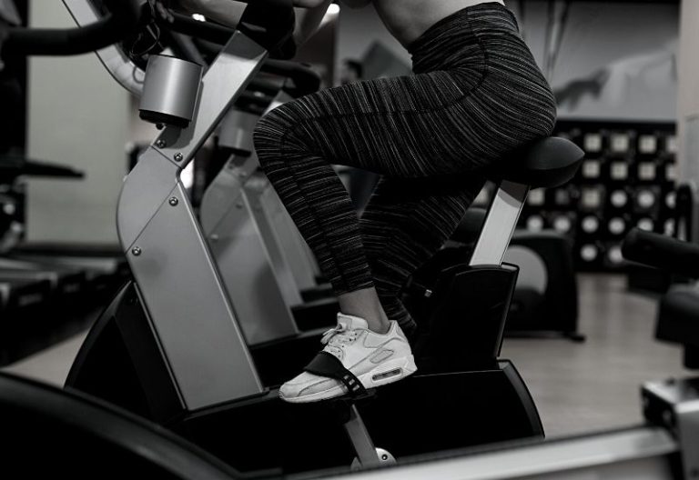 5 Best Cardio Machines for People with Bad Knees (and Which Ones to