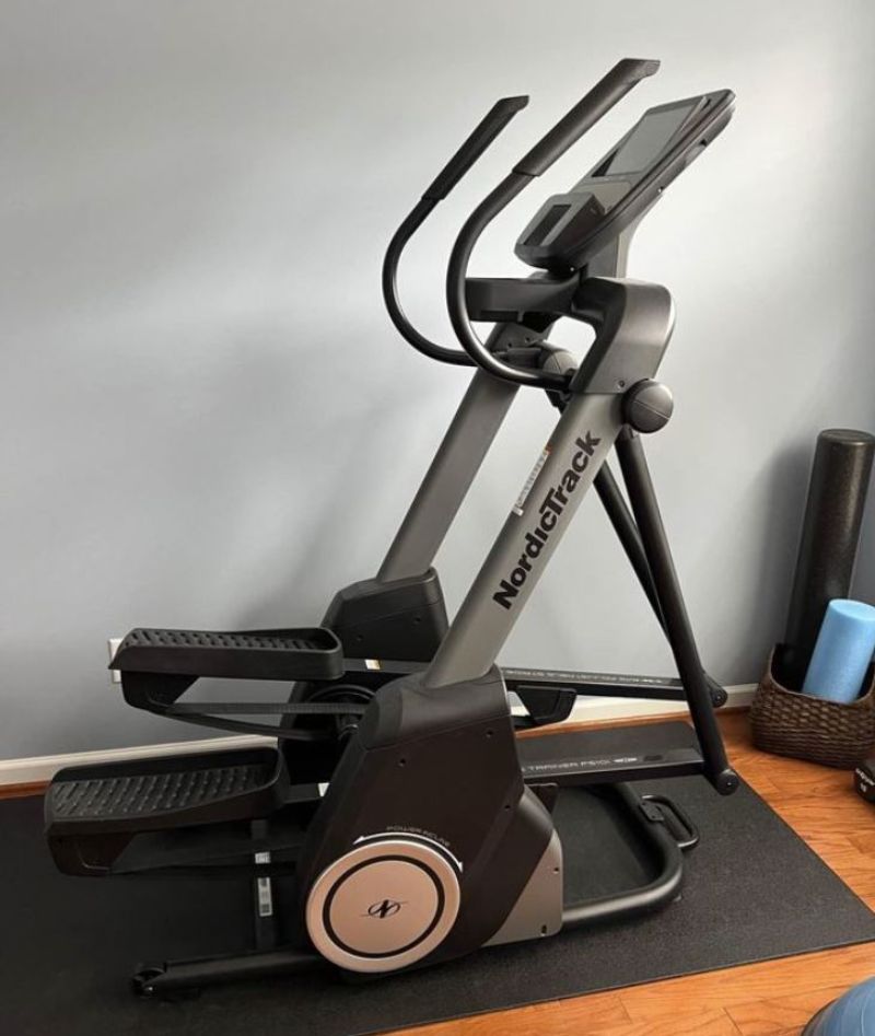 Center Drive Elliptical Trainers - NordicTrack FS10i