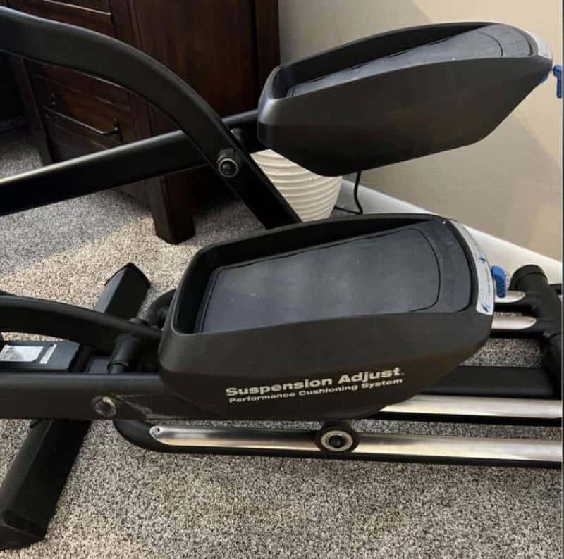 Nautilus E618 Elliptical Trainer - Adjustable Pedals