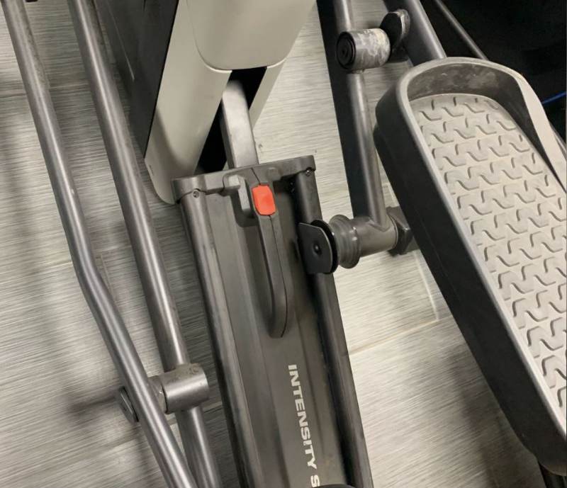 ProForm Carbon EL Elliptical - Manual Incline