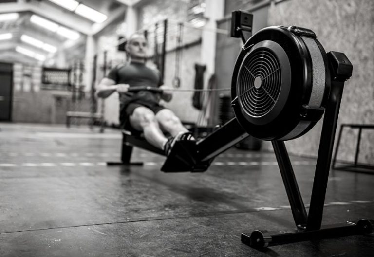 How to Master Proper Form on the Rowing Machine (and Classic Mistakes