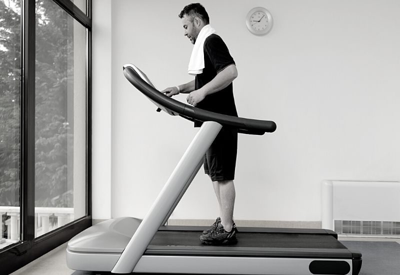 How to Avoid Knee Pain on the Treadmill Machine