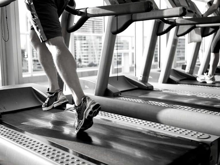 8 Benefits of Turning Up the Incline on a Treadmill Machine